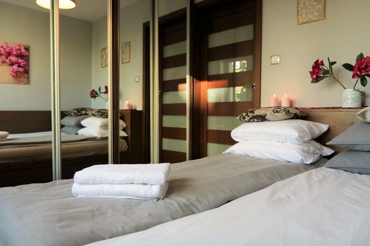 Stylish And Spacious By Cooee Apartments Варшава Экстерьер фото