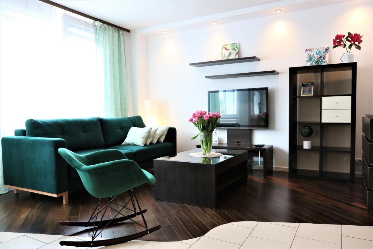 Stylish And Spacious By Cooee Apartments Варшава Экстерьер фото