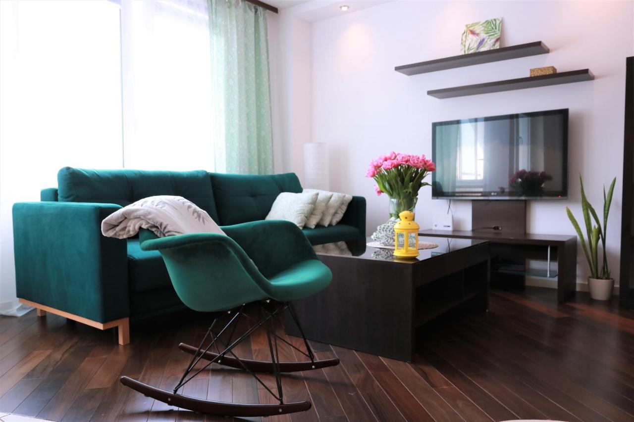 Stylish And Spacious By Cooee Apartments Варшава Экстерьер фото