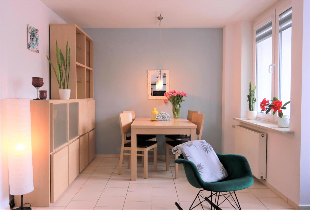 Stylish And Spacious By Cooee Apartments Варшава Экстерьер фото