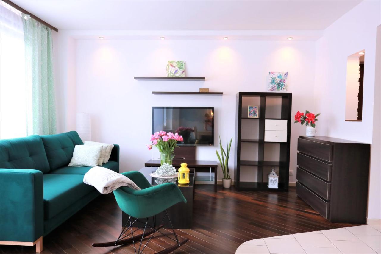 Stylish And Spacious By Cooee Apartments Варшава Экстерьер фото